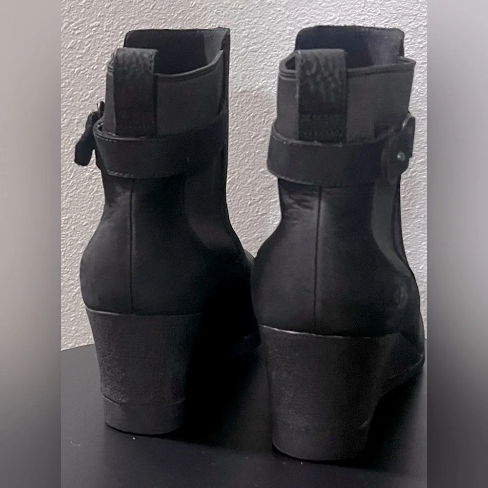 LIKE NEW UGG AUS Women's Indra Wedge Booties Winter Suede Leather Boots - Picture 6 of 11